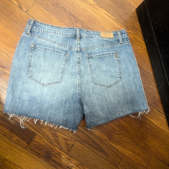 Jean Shorts - Picture 5 of 5